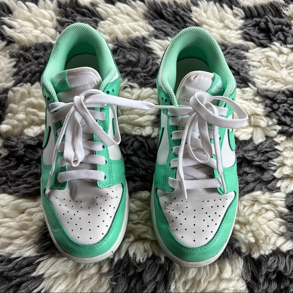 Authentic Nike Dunk Low Green Glow womens 8 - Picture 5 of 5